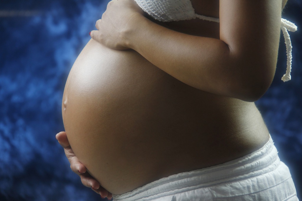妊娠中や母乳育児中にヘンプオイルは摂取できるの？